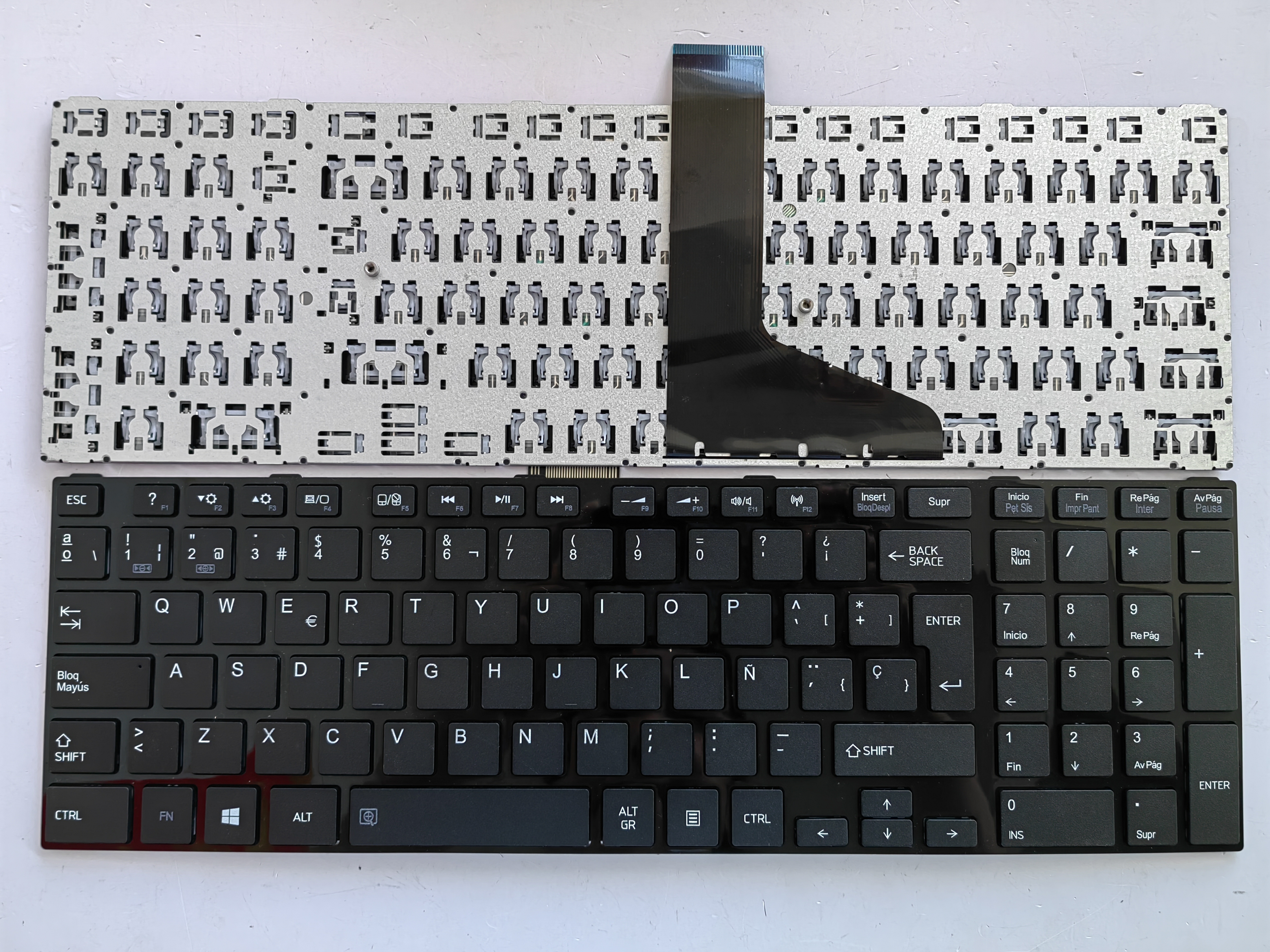 Picture of New Replacement Laptop Keyboard For TOSHIBA S50/L50-A BLACK FRAME BLACK (OEM) SP Layout
